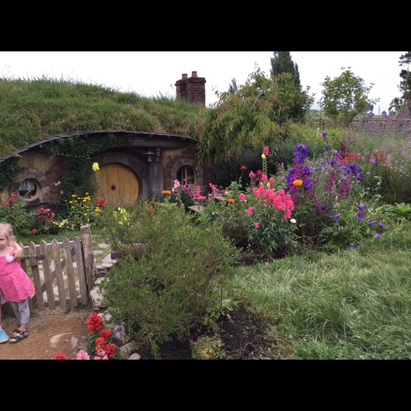 Meet your Posher, Mona - Picture 1 of 1